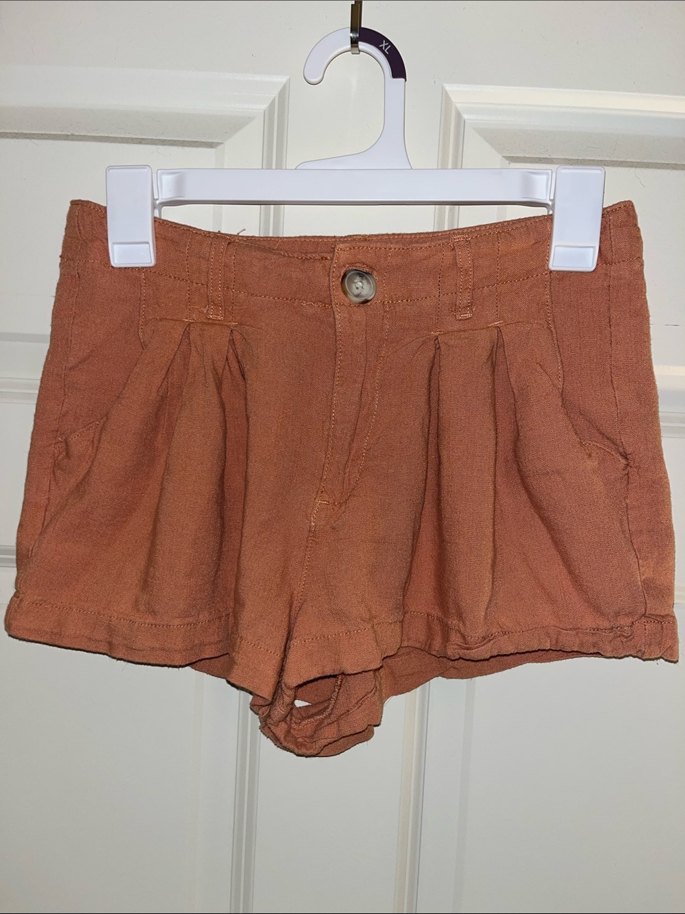 High-Waist Pleated Women’s Shorts in Rust